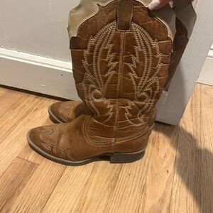 Altar’d State Carolina Western Boots